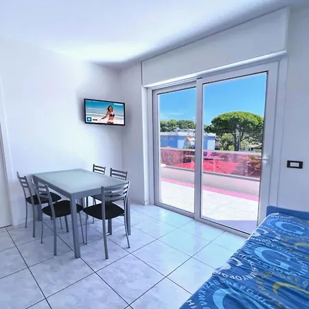 Apartment Days And Poolside Relax Bibione