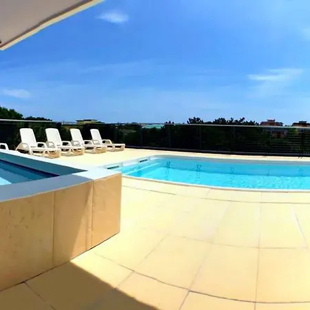 דירה Days And Poolside Relax